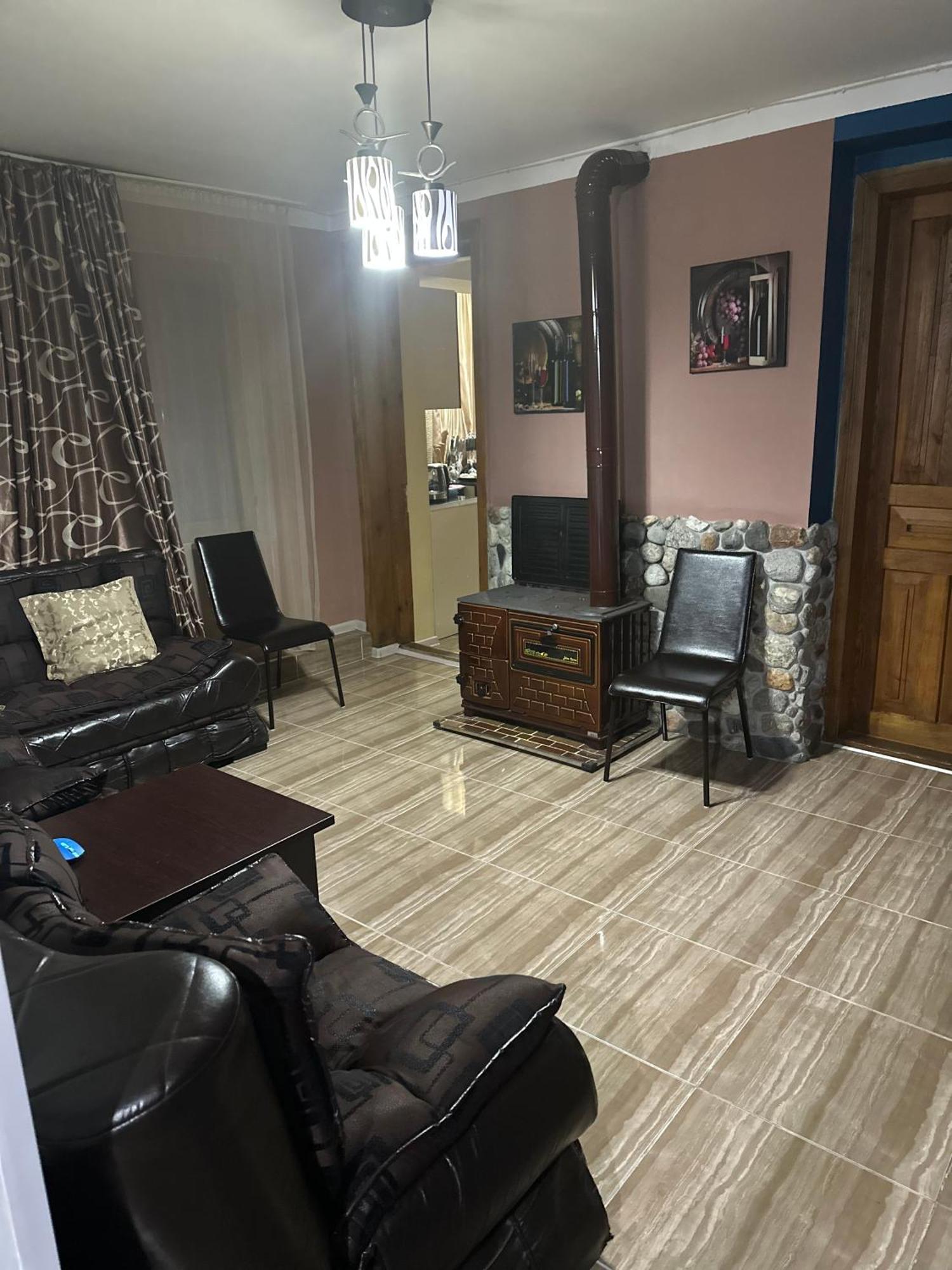Salome Guest House Mestia Bagian luar foto