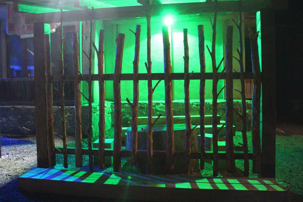 Salome Guest House Mestia Bagian luar foto