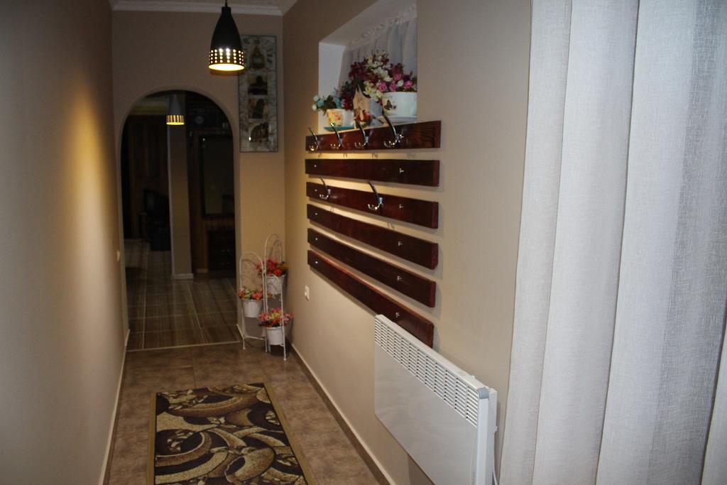 Salome Guest House Mestia Bagian luar foto
