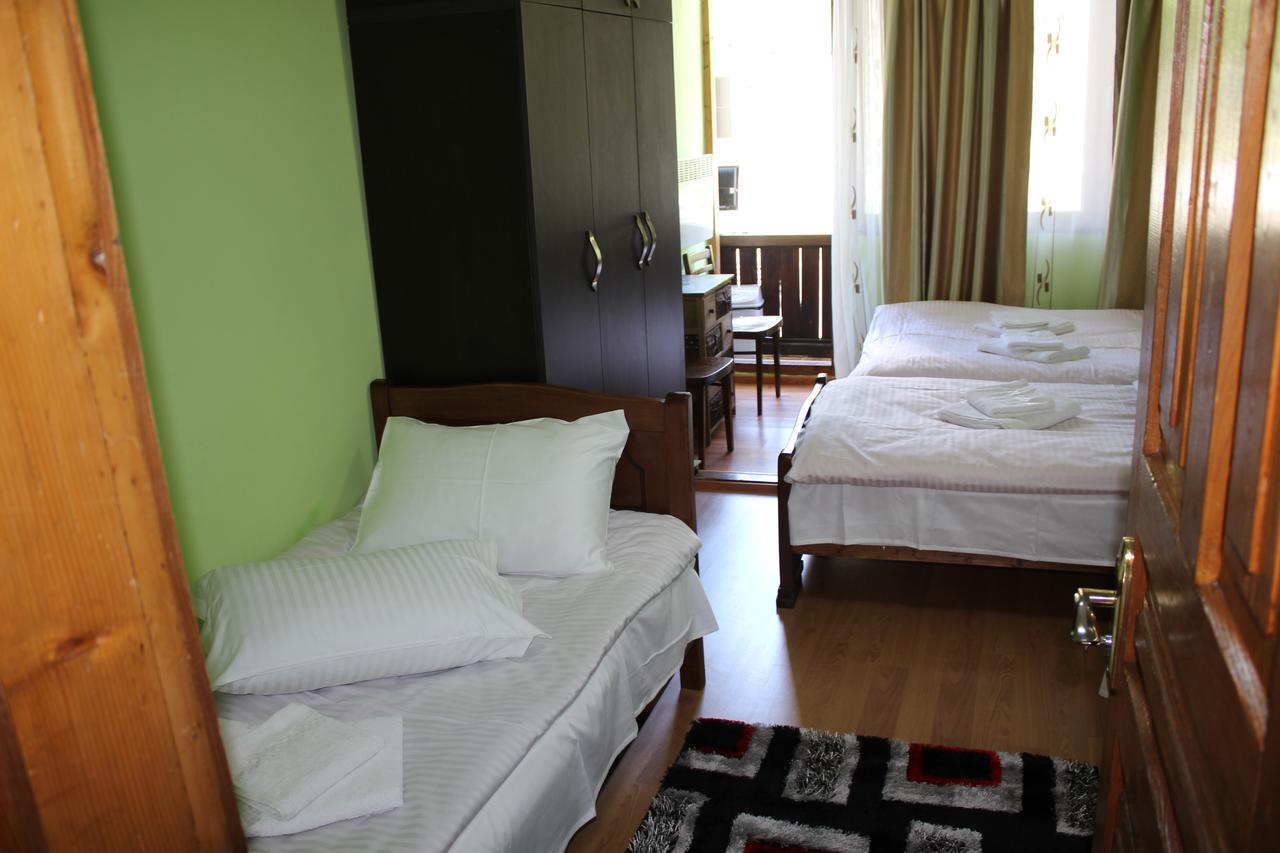 Salome Guest House Mestia Bagian luar foto