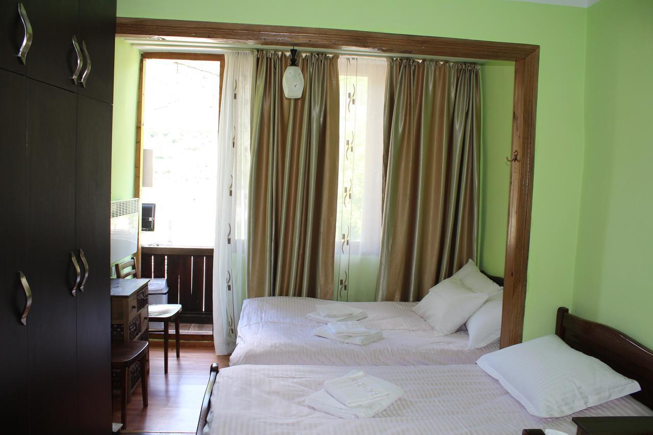 Salome Guest House Mestia Bagian luar foto