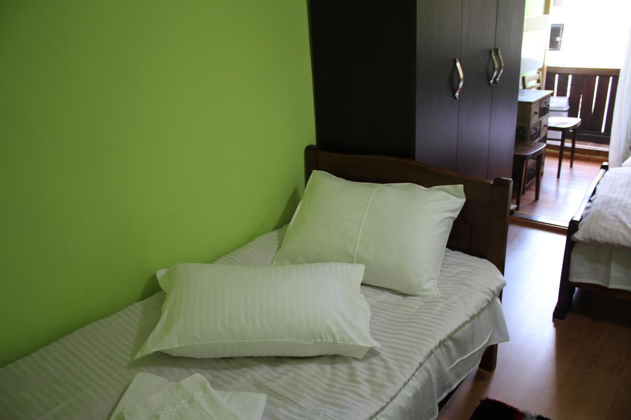 Salome Guest House Mestia Bagian luar foto