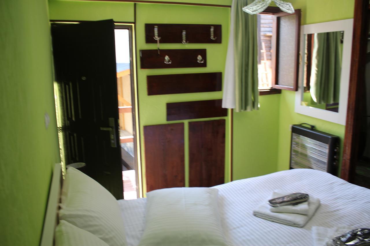 Salome Guest House Mestia Bagian luar foto
