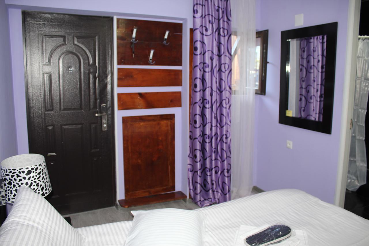 Salome Guest House Mestia Bagian luar foto
