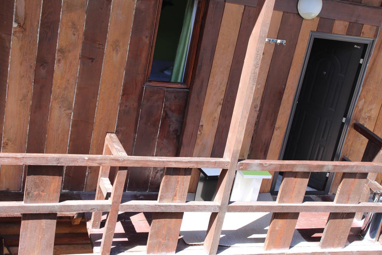 Salome Guest House Mestia Bagian luar foto