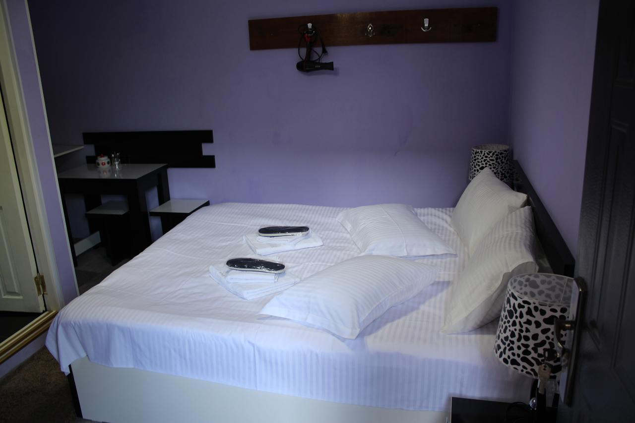Salome Guest House Mestia Bagian luar foto