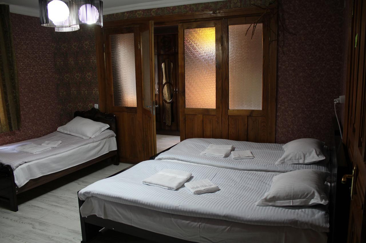 Salome Guest House Mestia Bagian luar foto