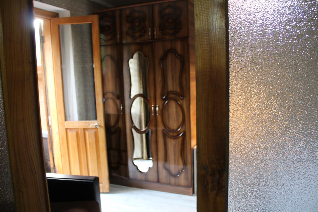 Salome Guest House Mestia Bagian luar foto