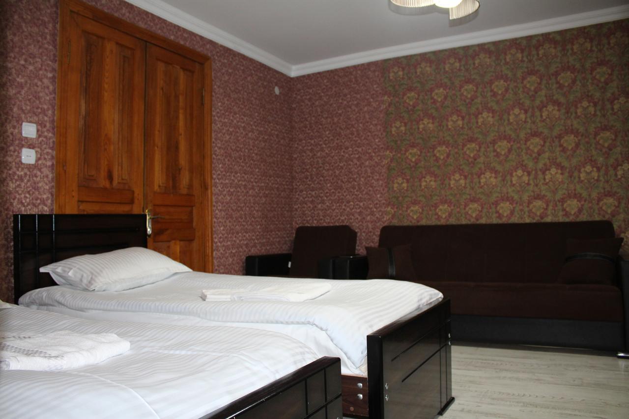 Salome Guest House Mestia Bagian luar foto