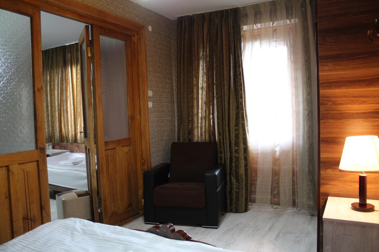 Salome Guest House Mestia Bagian luar foto