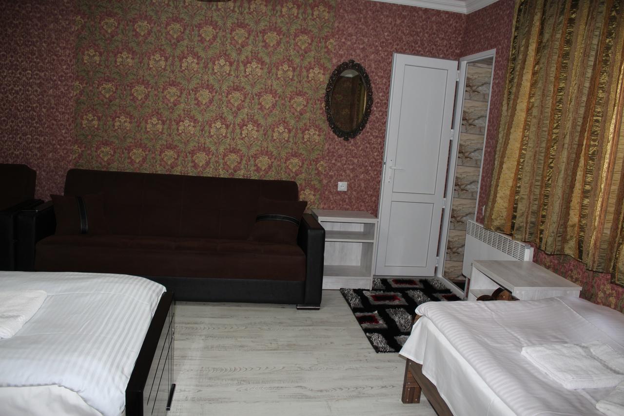 Salome Guest House Mestia Bagian luar foto