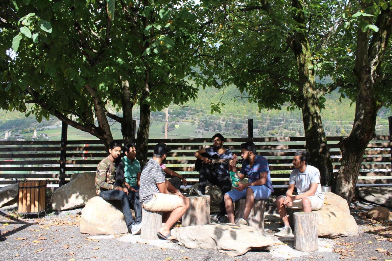 Salome Guest House Mestia Bagian luar foto
