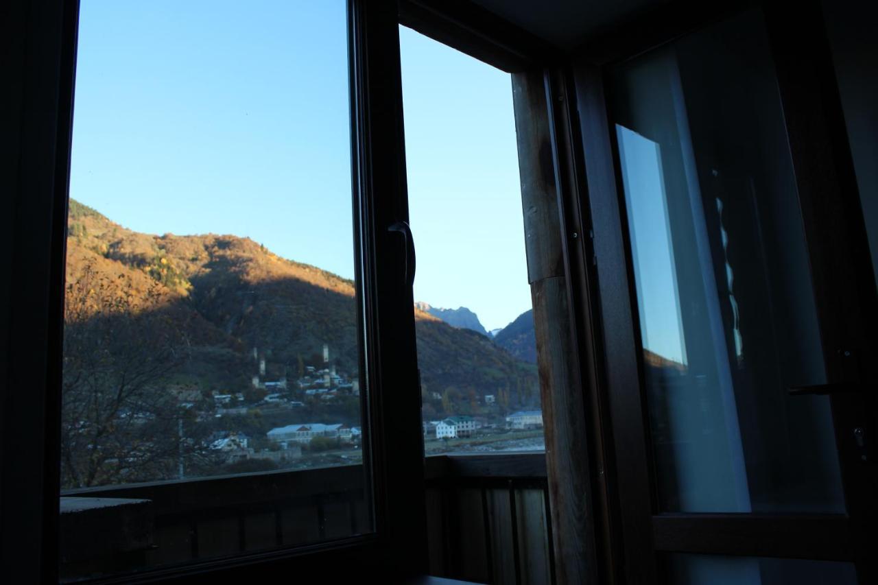 Salome Guest House Mestia Bagian luar foto