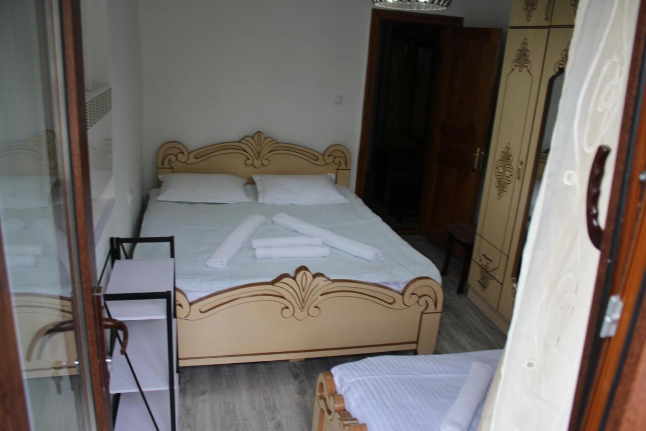Salome Guest House Mestia Bagian luar foto