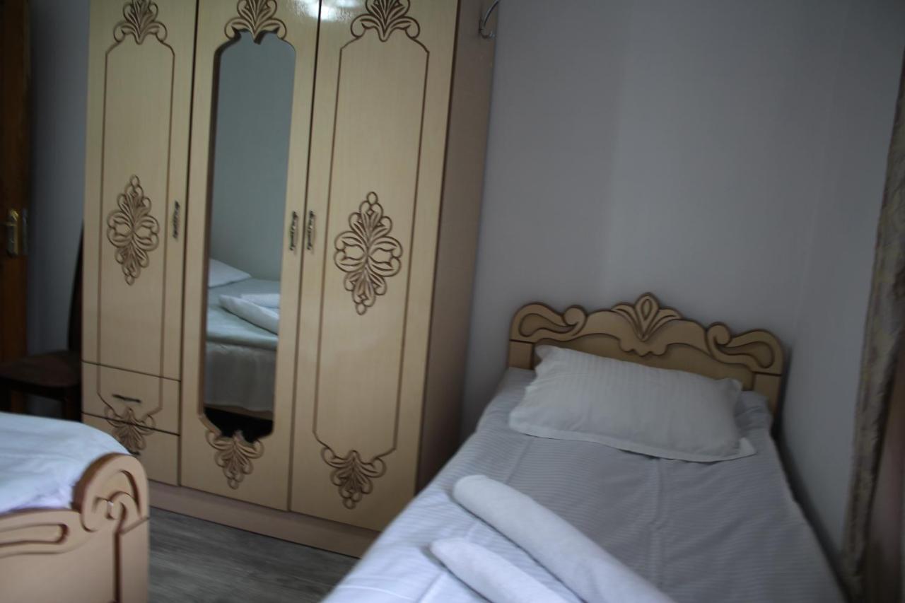 Salome Guest House Mestia Bagian luar foto